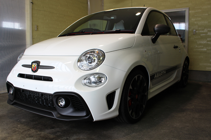 1704abarth595_4.jpg