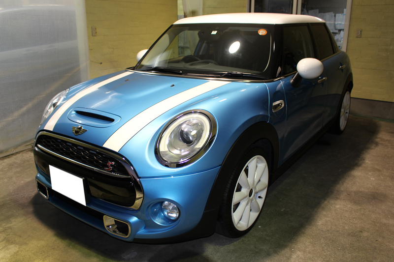 1710minicoopers_3.jpg